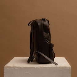 Kožený batoh - tmavě hnědý