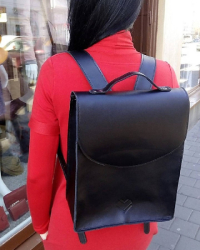 Kožený batoh M  C1 - černý