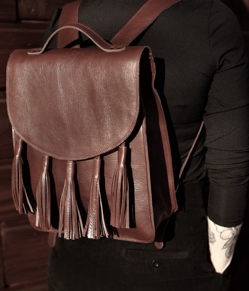 Kožený batoh s třásněmi  MF 8 - hnědý 